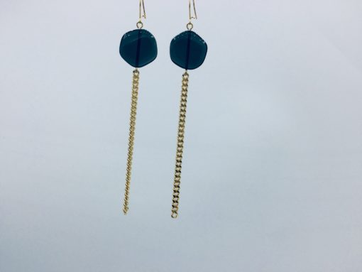 boucles d'oreilles longues galet harmonique gris bleu ardoise et fil gourmette or doré