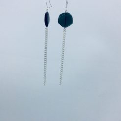 boucles d'oreilles longues galet harmonique gris bleu ardoise et fil gourmette argent