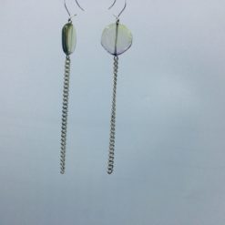 boucles d'oreilles longues galet harmonique vert tilleul