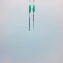 Longues boucles d'oreilles bonbon pimenté vert opaline + fil ton sur ton