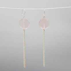 boucles d'oreilles longues galet harmonique rose pastel