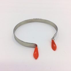 Bracelet jonc à breloques flèche orange